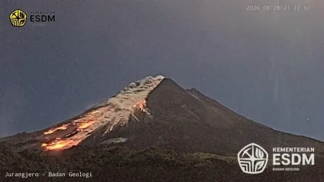 Gunung Merapi Kembali Erupsi, Muntahkan Awan Panas Guguran Sejauh 2 Kilometer — Nasional