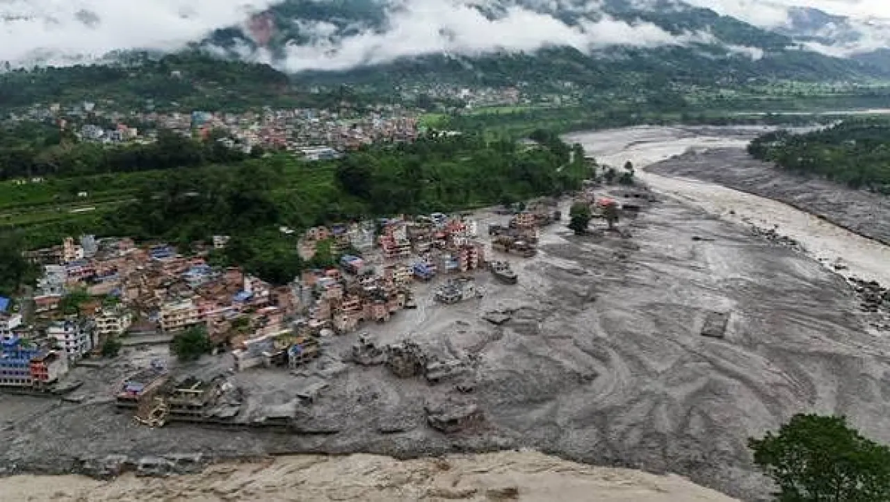 Runtuhnya Gletser Picu Banjir Bandang dan Longsor di Perbatasan Nepal-Tibet — Internasional