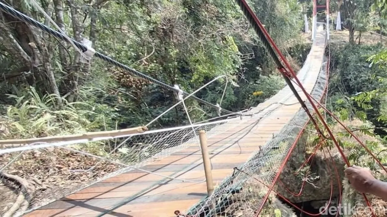 Baru Diresmikan Langsung Anjlok: Insiden Jembatan Pongpet Pangandaran, Dandim Minta Maaf — News